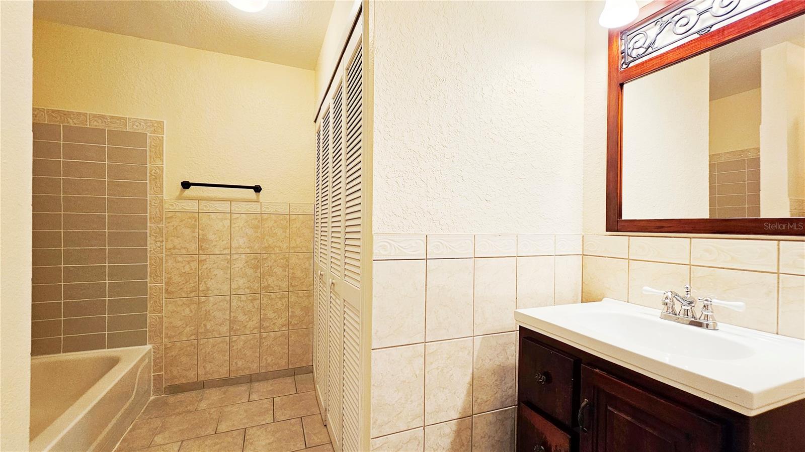 SANCTUARY/BAY HILL - Residential Lease