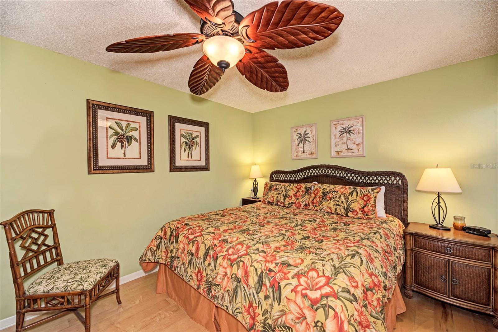 MIDNIGHT COVE II - Residential