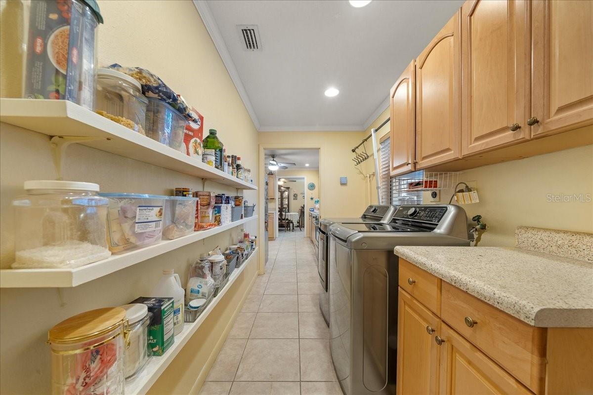 CAMELOT WEST - Residential