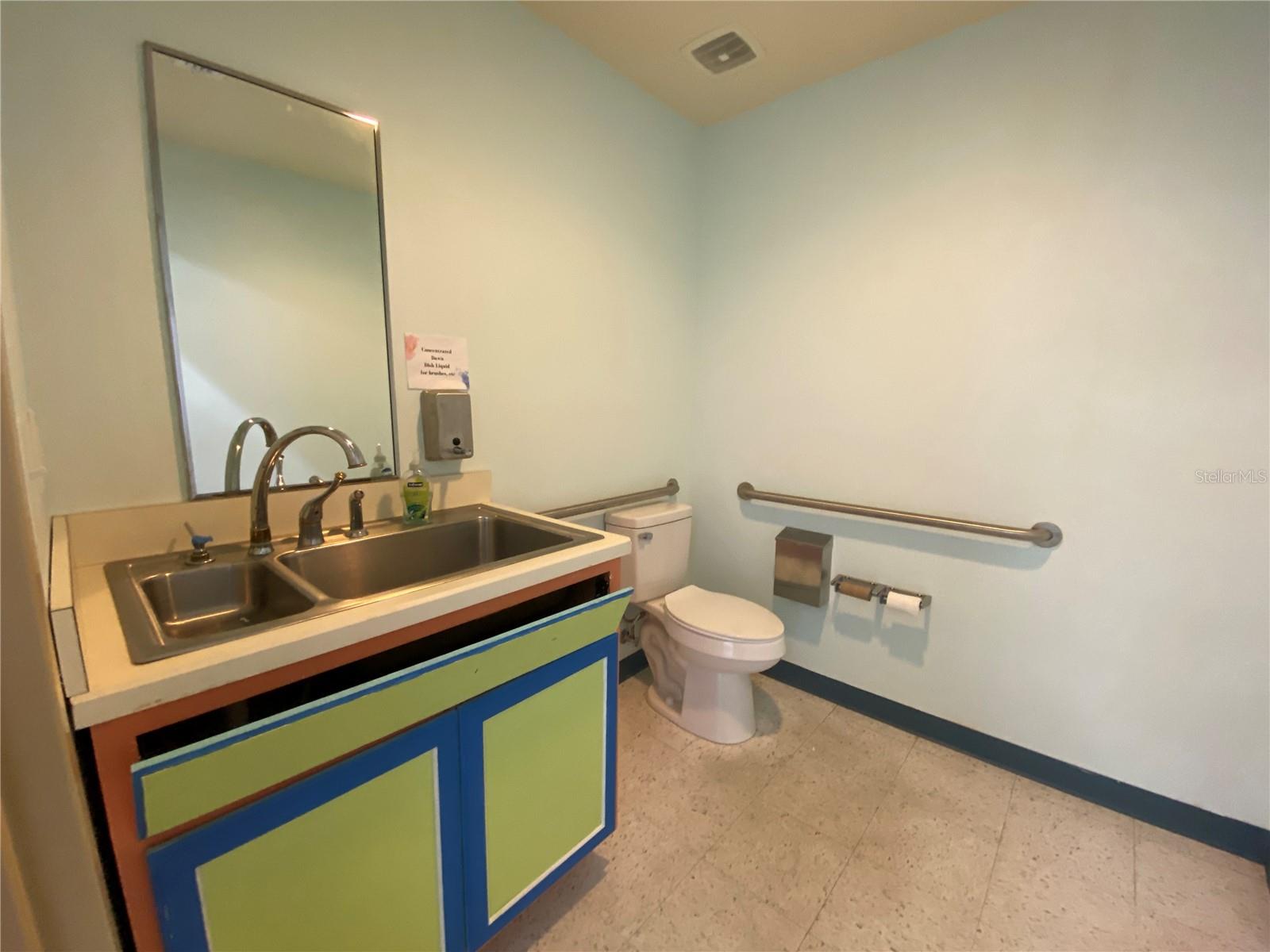 PERRY - Commercial Lease