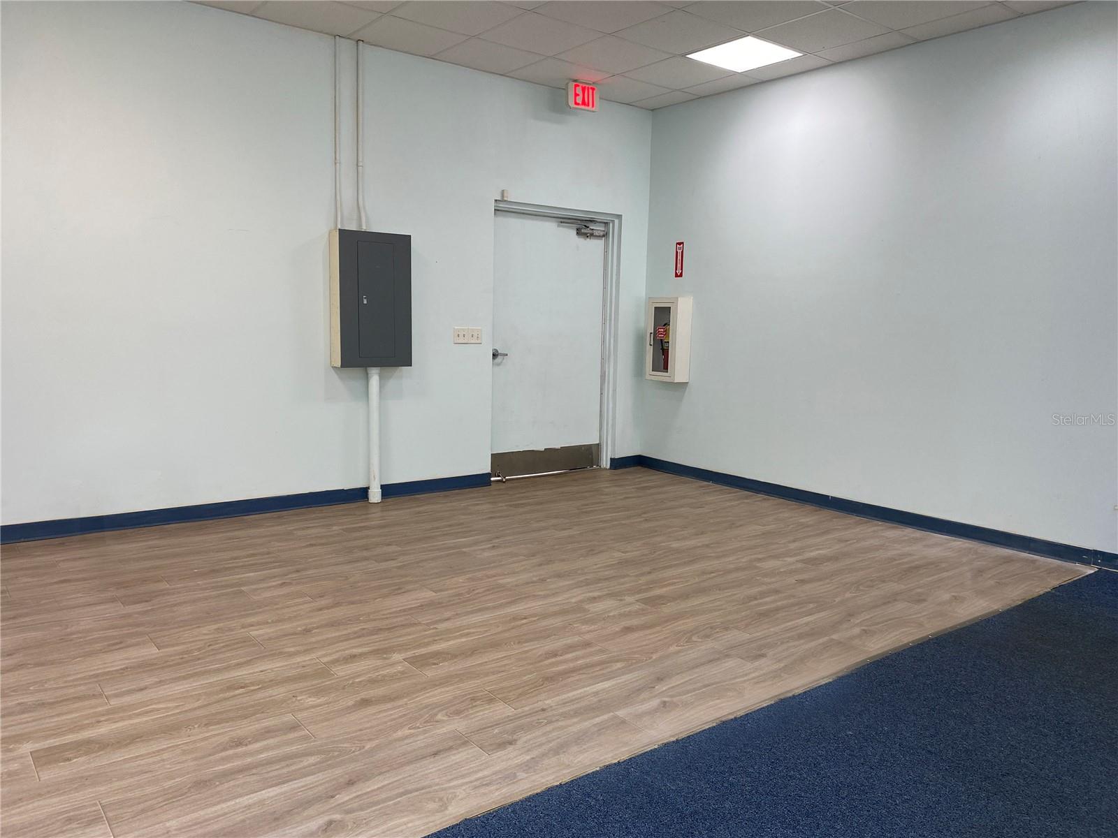 PERRY - Commercial Lease
