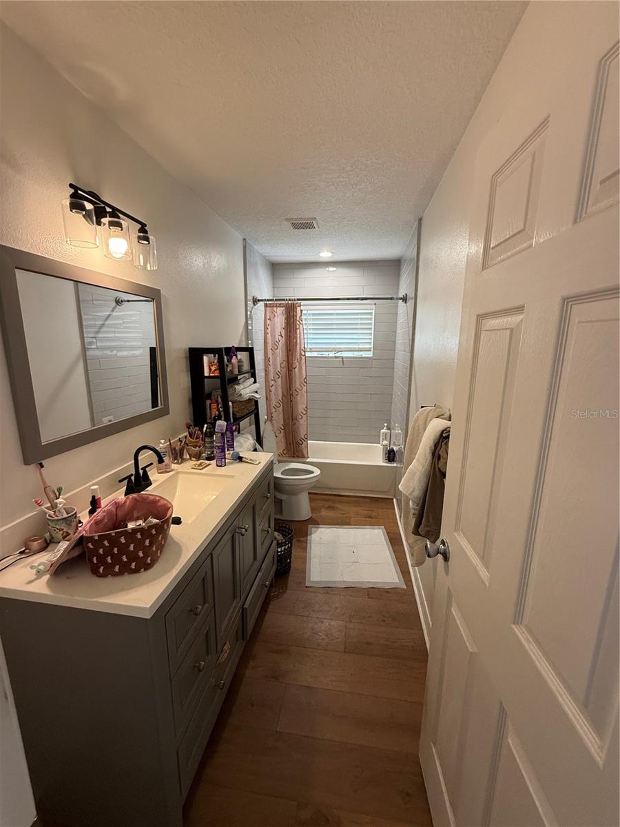 SOUTH GATE - Residential
