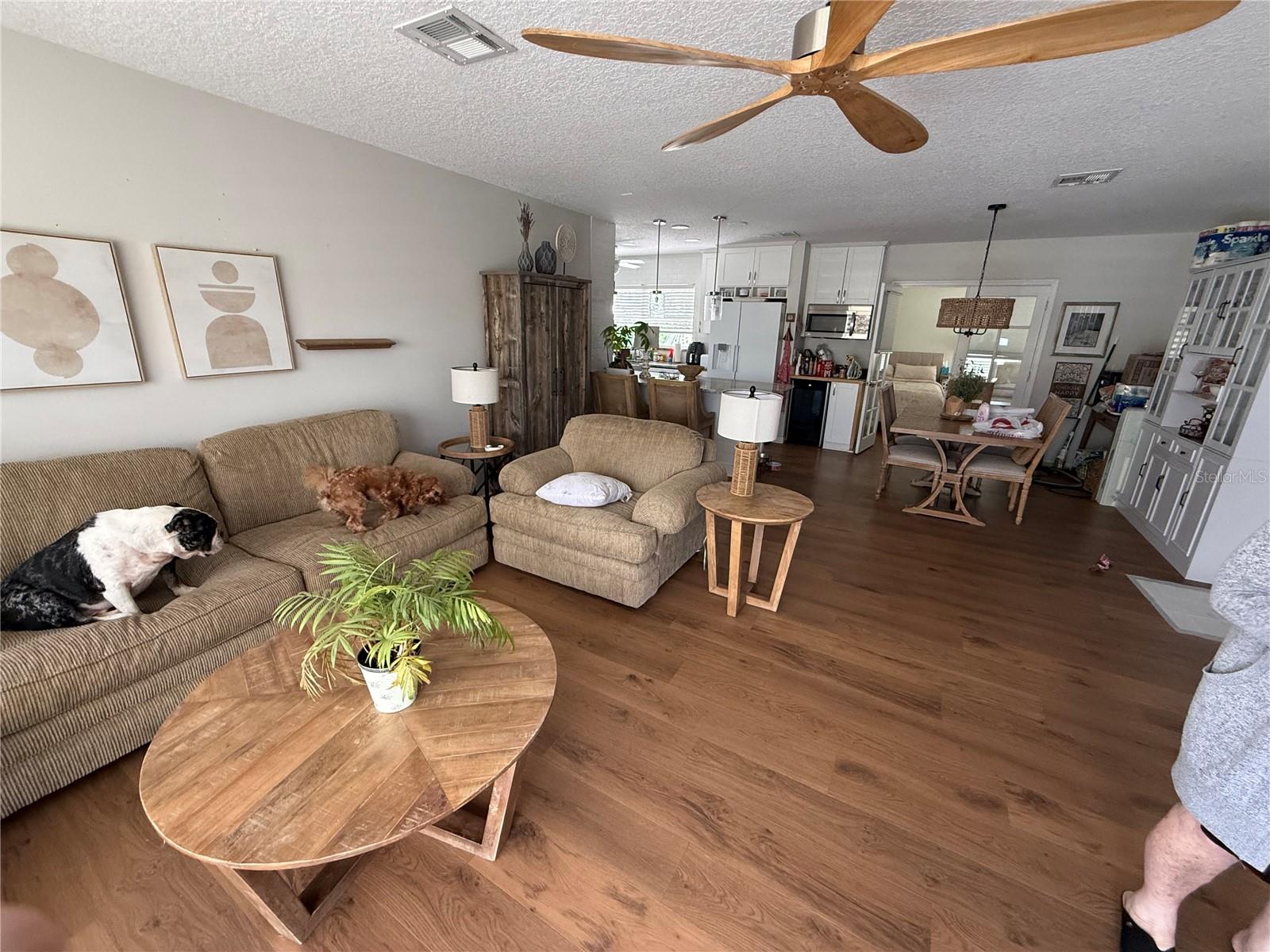 SOUTH GATE - Residential