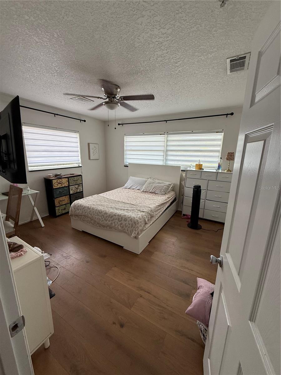 SOUTH GATE - Residential