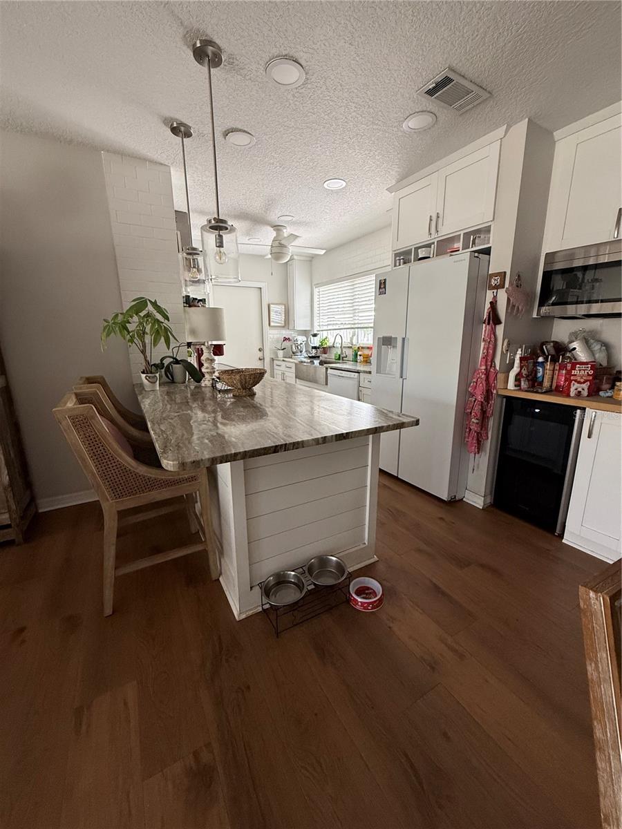 SOUTH GATE - Residential