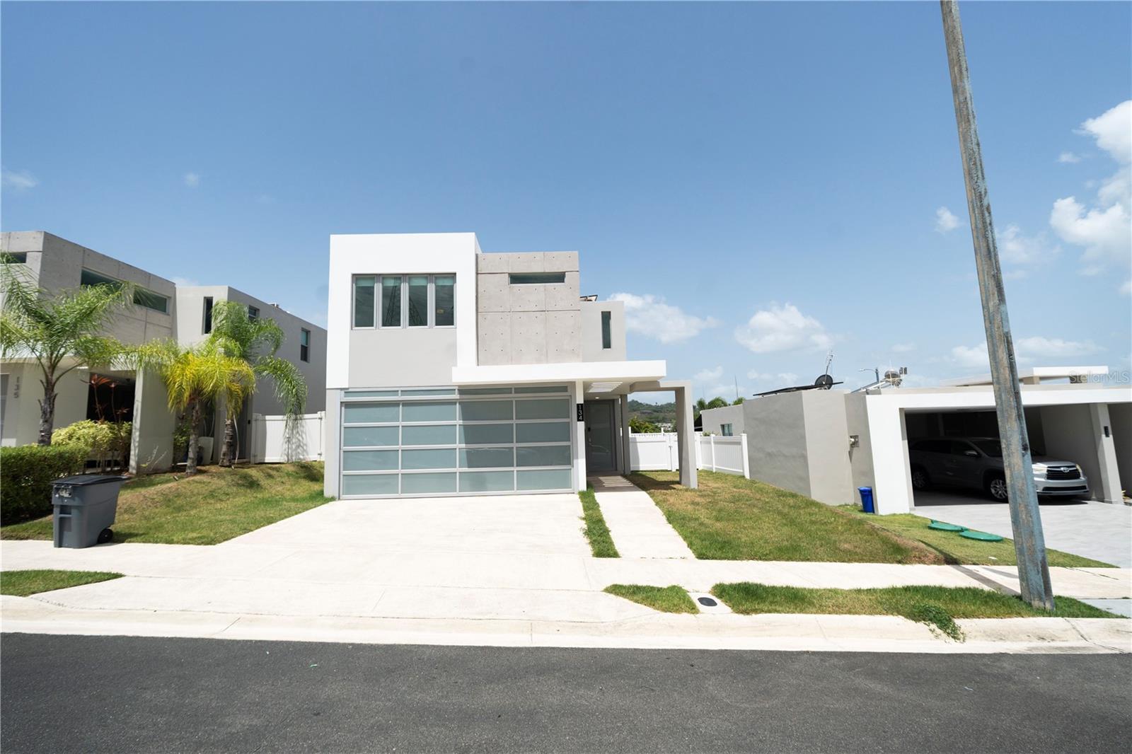 URBANIZACION MONTECIELO - Residential