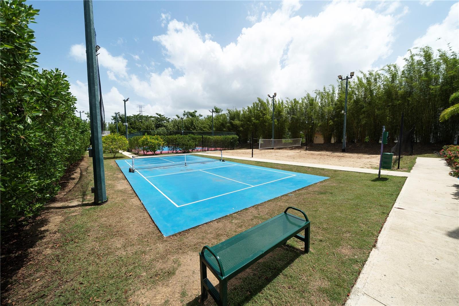 URBANIZACION MONTECIELO - Residential
