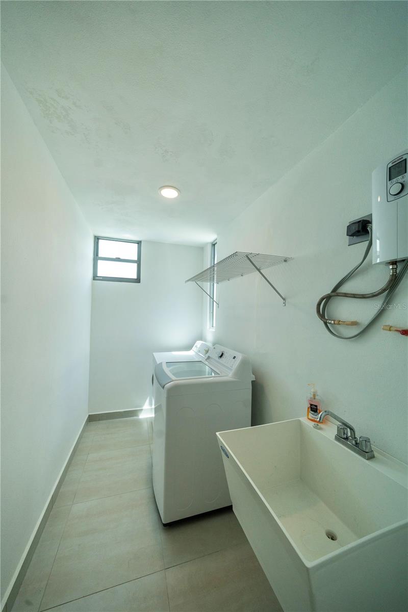 URBANIZACION MONTECIELO - Residential