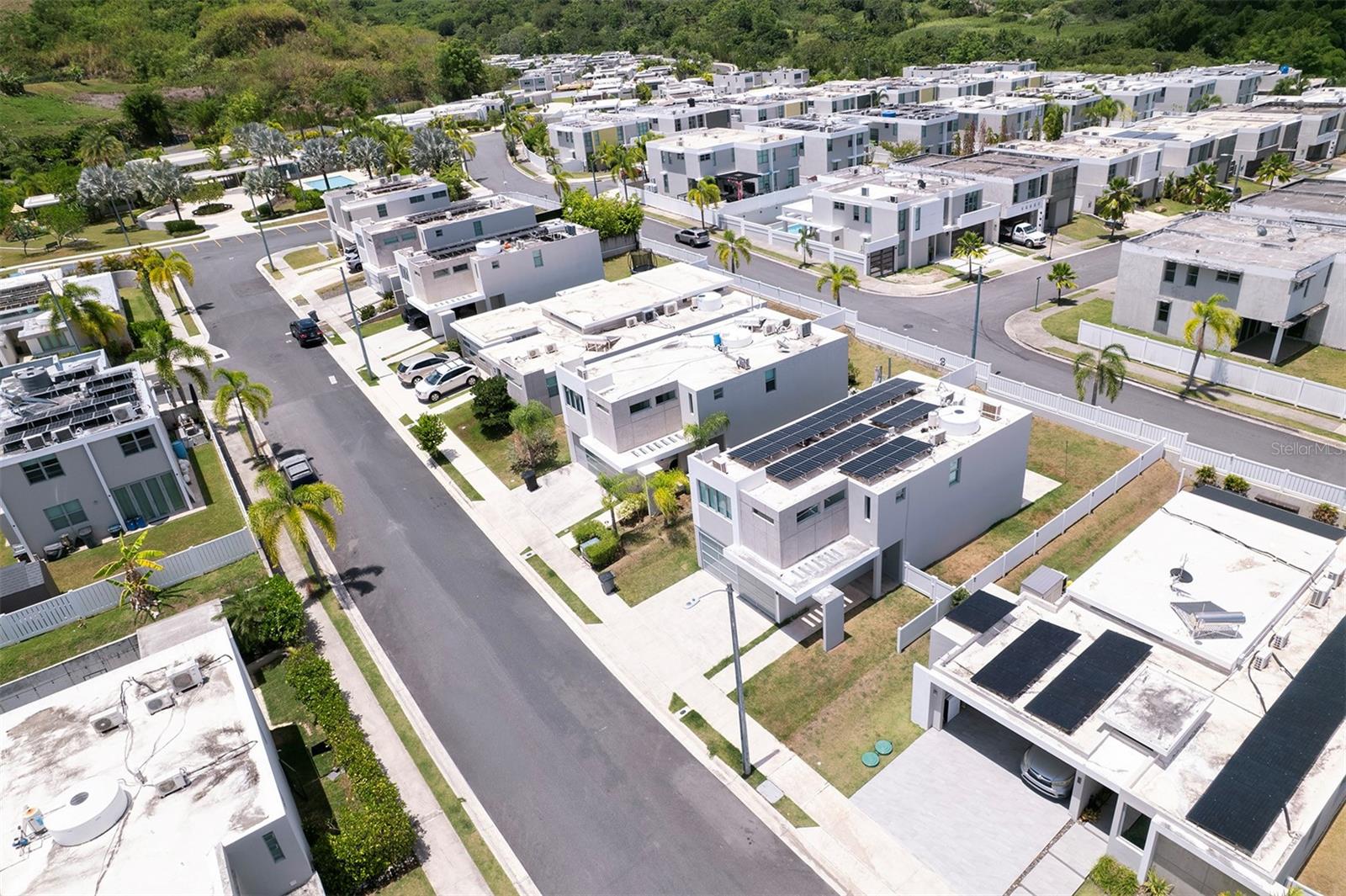 URBANIZACION MONTECIELO - Residential