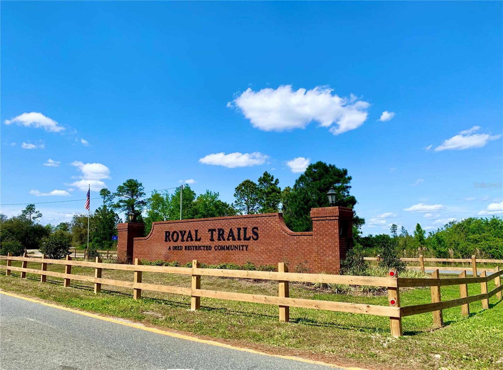 ROYAL TRAILS UNIT 01 - Residential