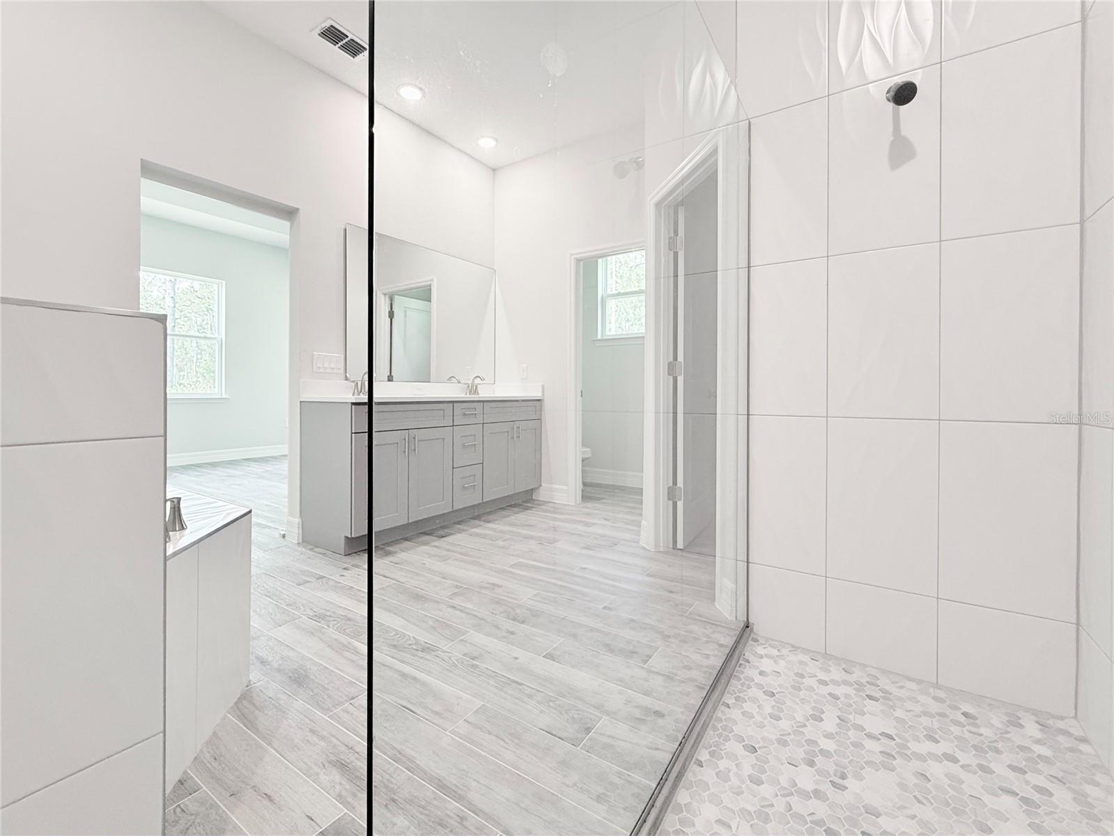 ROYAL TRAILS UNIT 01 - Residential