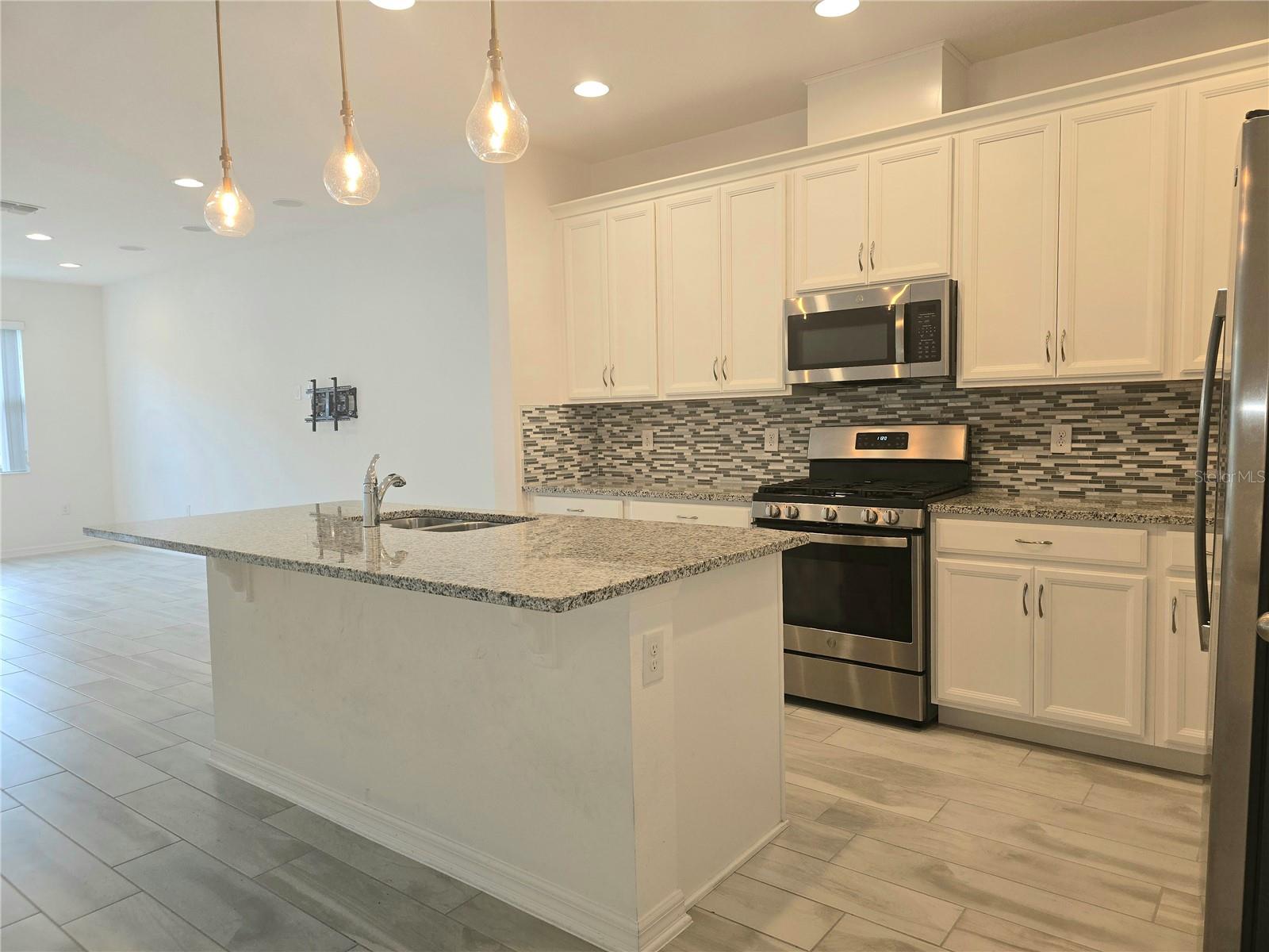 TOWNS AT WHITE CEDAR - Residential Lease