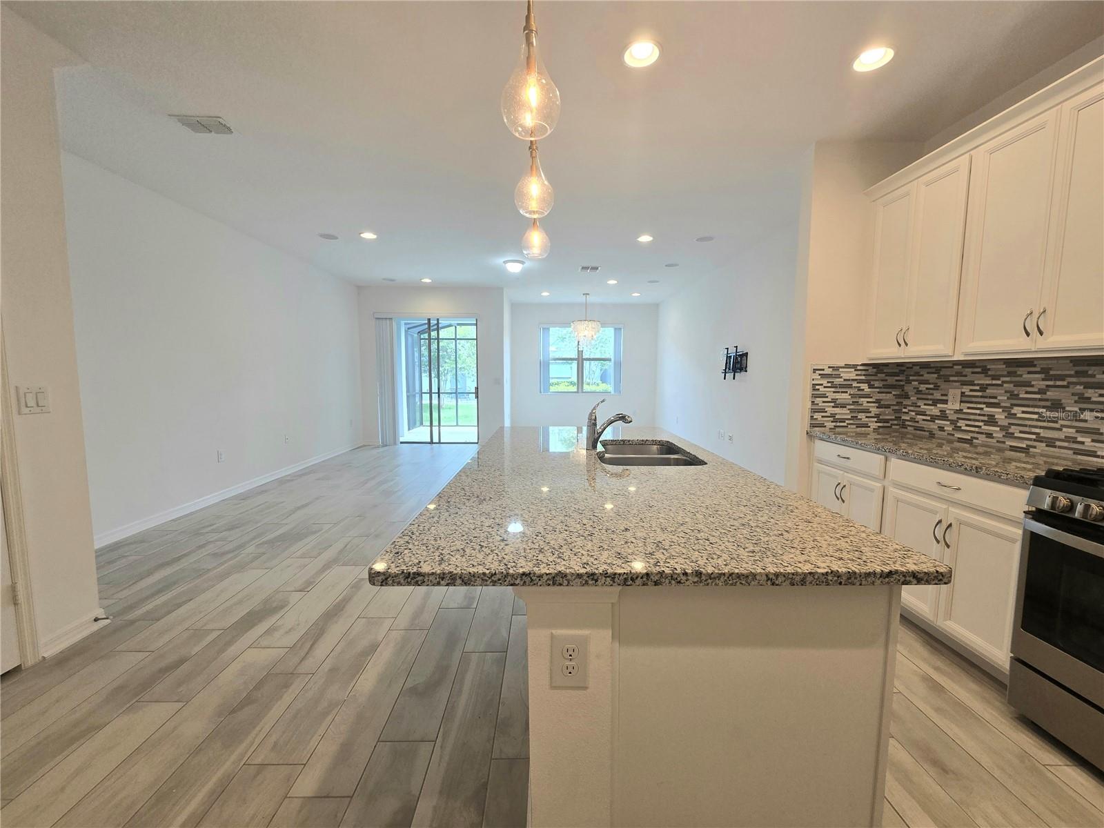 TOWNS AT WHITE CEDAR - Residential Lease