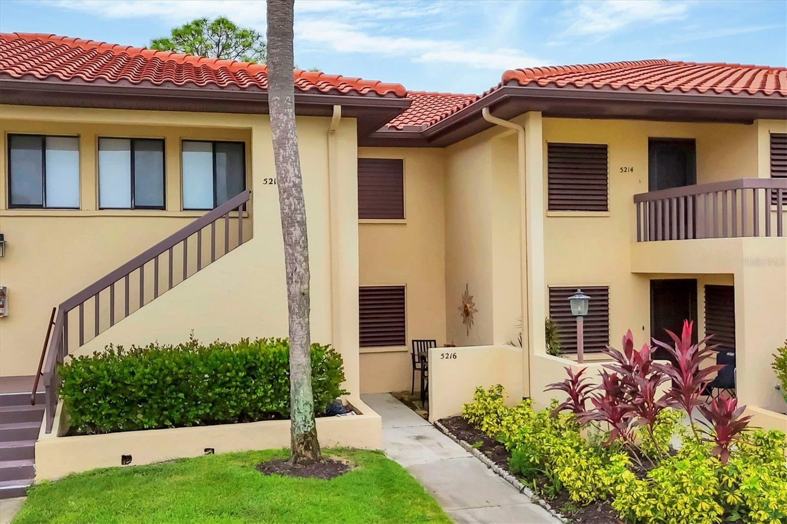VILLAGE LAKE / THE MEADOWS - Residential