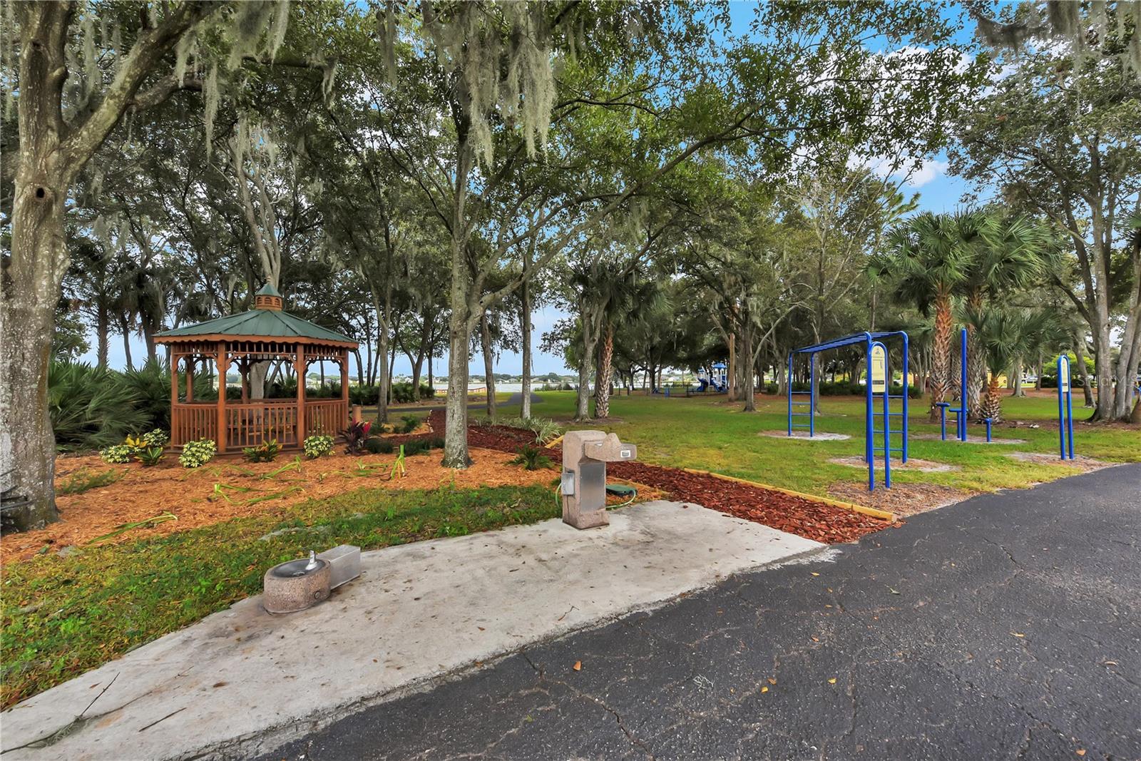 LAKE ST CHARLES - Residential