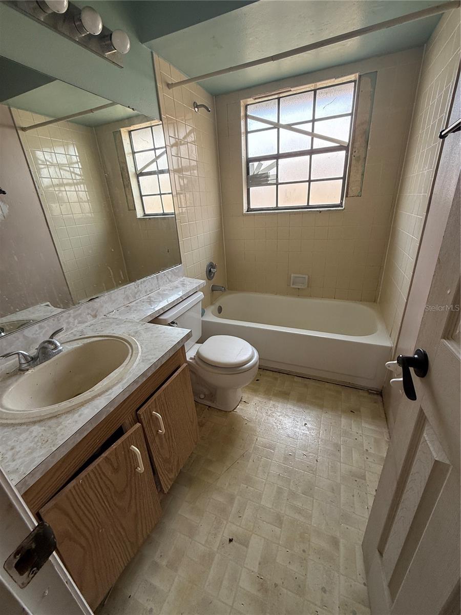 GULFSTREAM SHORES - Residential