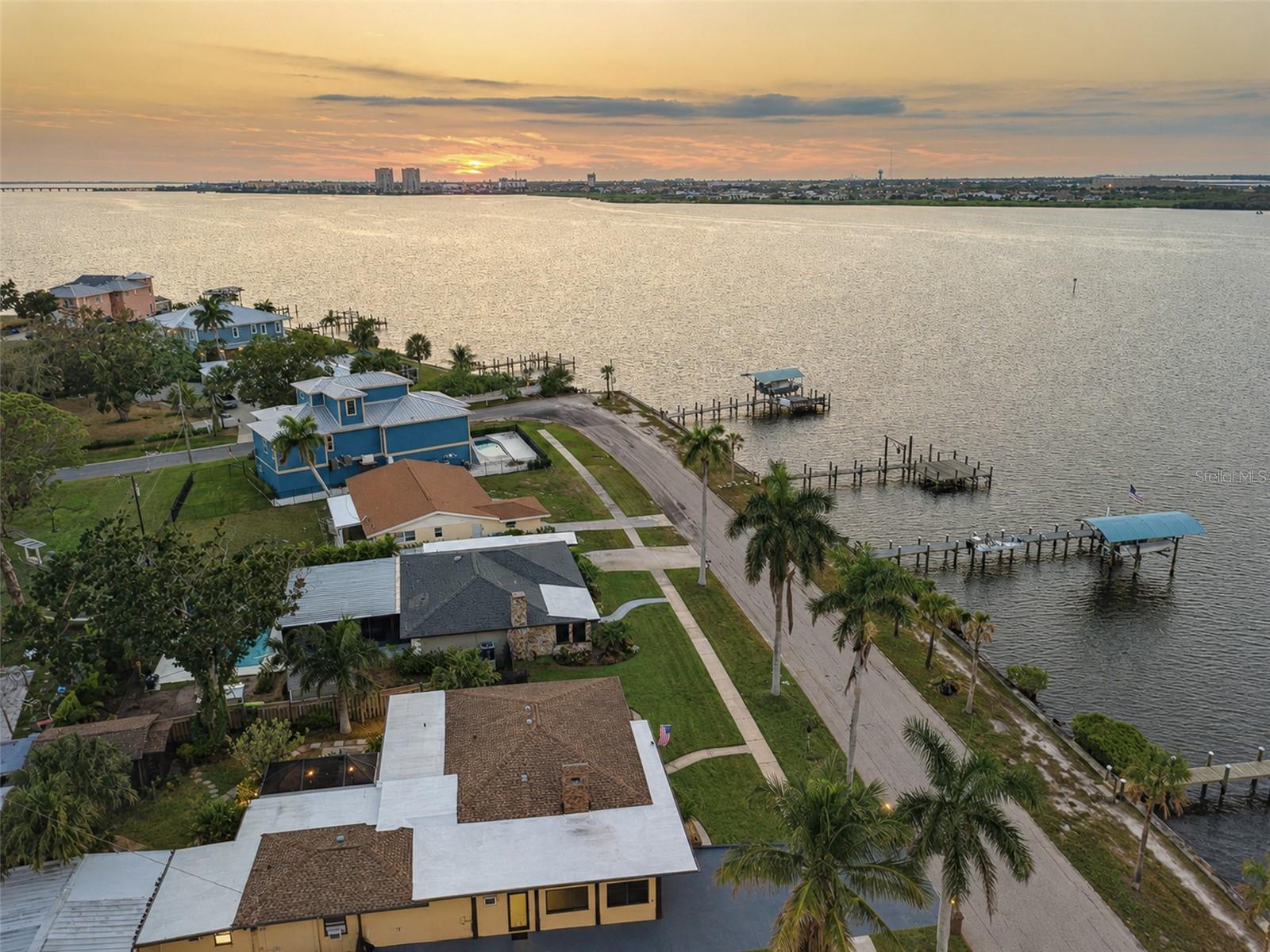 RIVER HAVEN - Residential