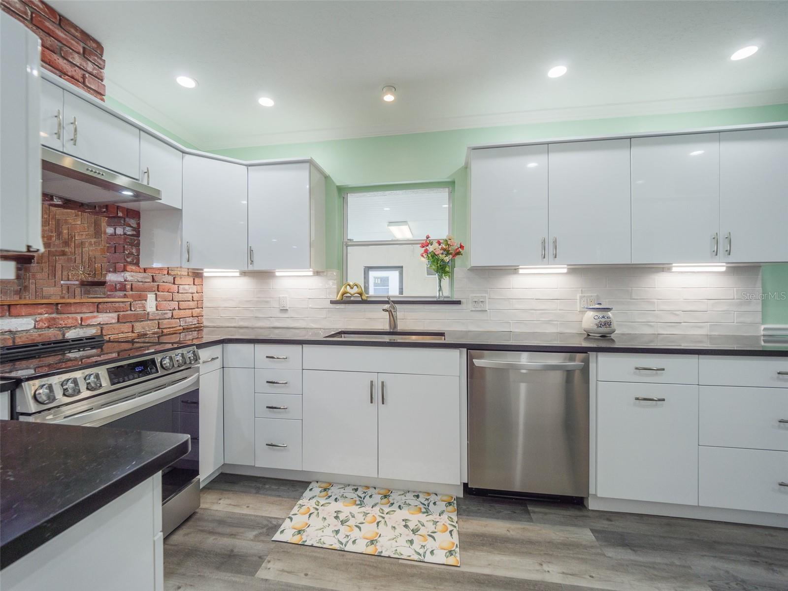 RIVER HAVEN - Residential