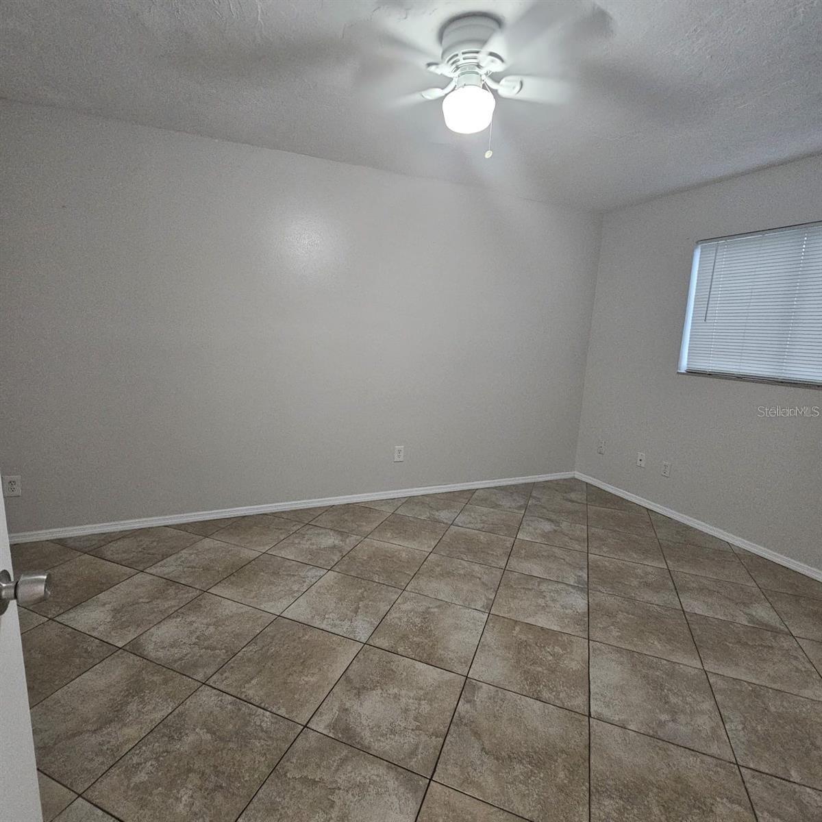 ACREAGE - Residential Lease