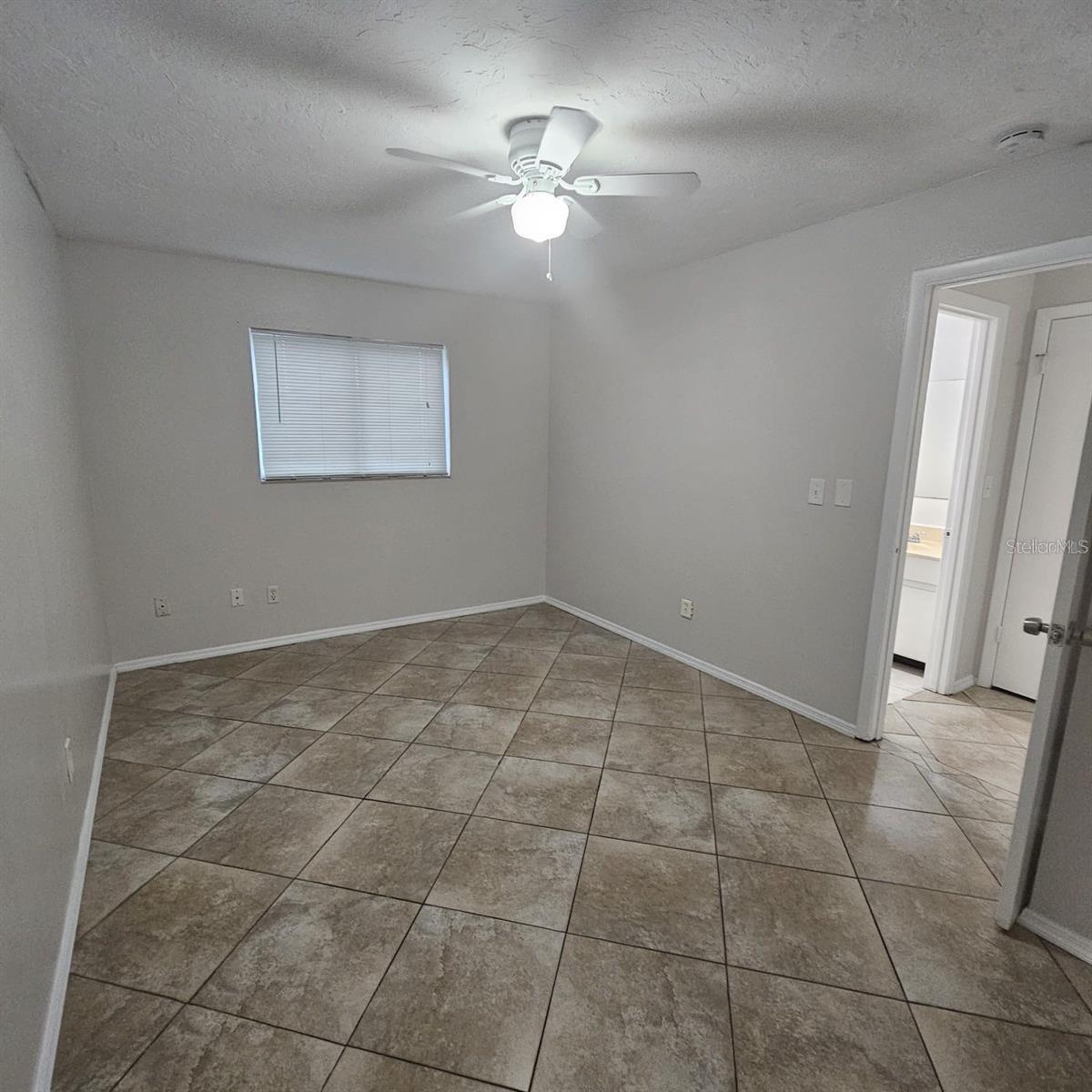ACREAGE - Residential Lease