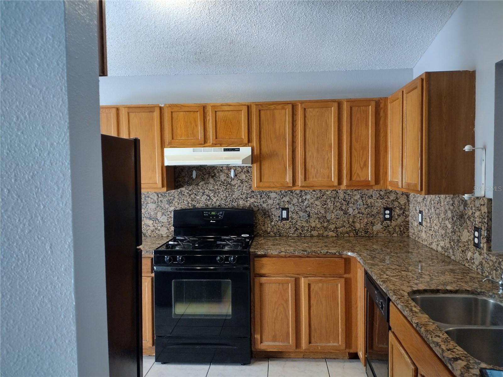 STONEGATE - Residential Lease