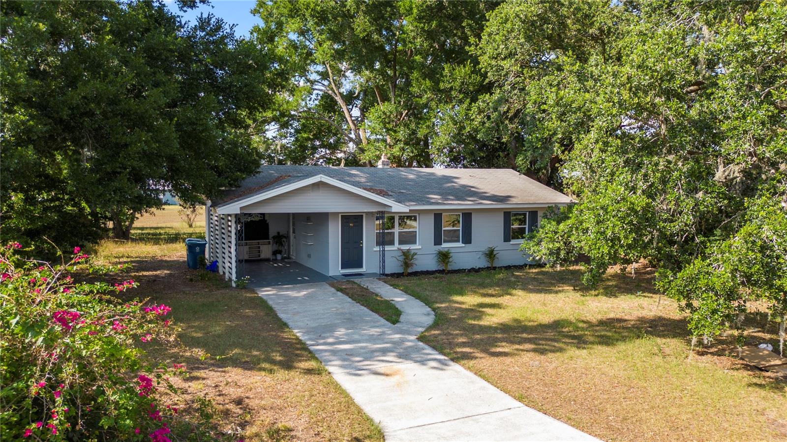 COUNTRY CLUB ESTATES - Residential