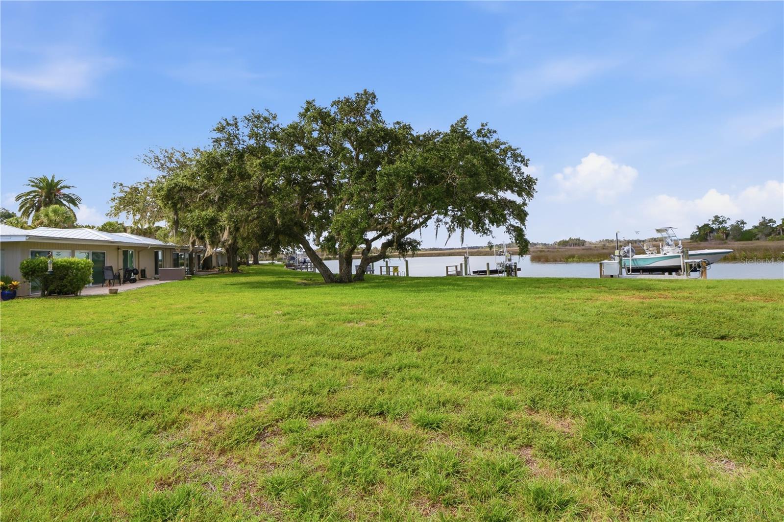 BAY VILLA CONDO - Residential