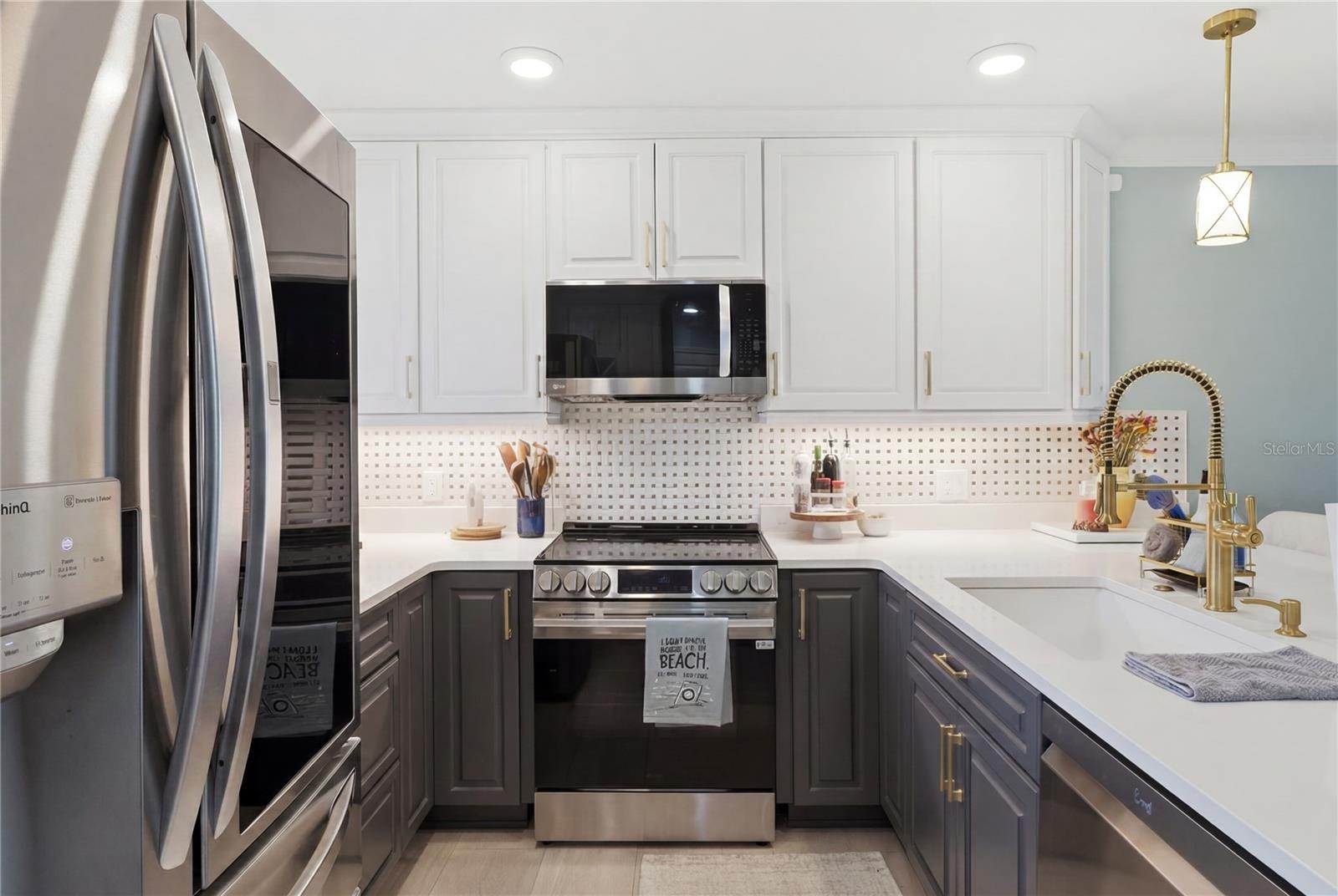 BAY VILLA CONDO - Residential