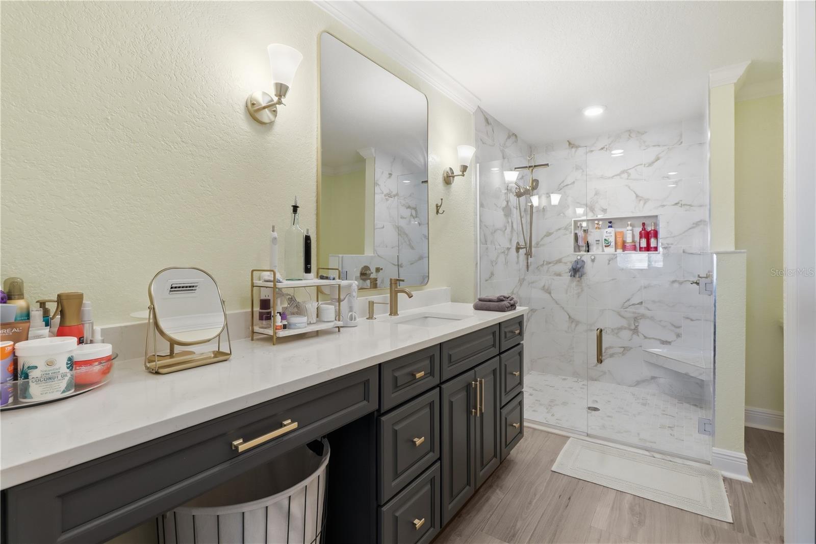 BAY VILLA CONDO - Residential