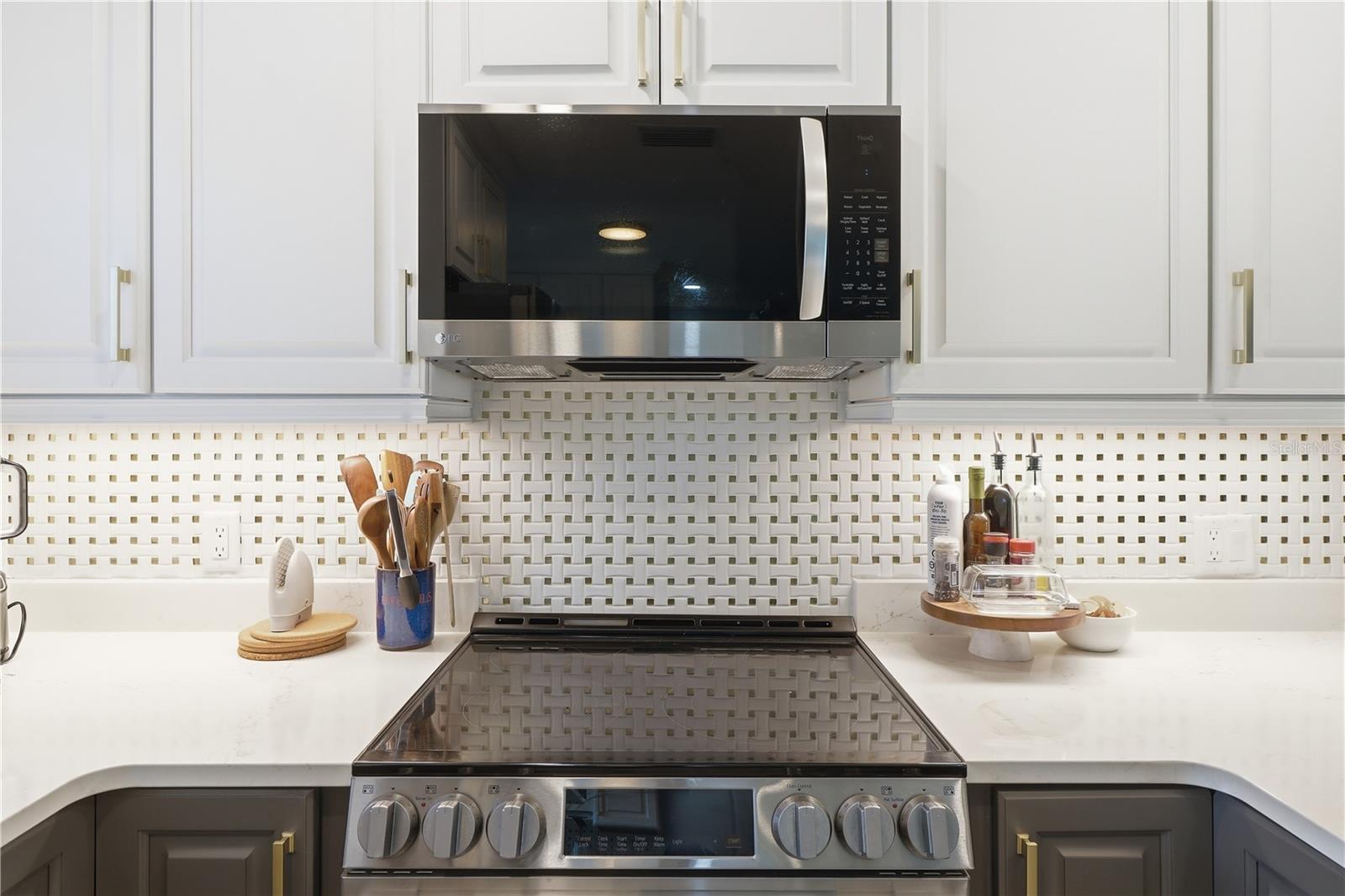 BAY VILLA CONDO - Residential