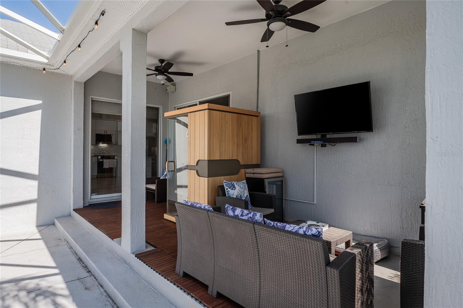 CHARLOMA - Residential