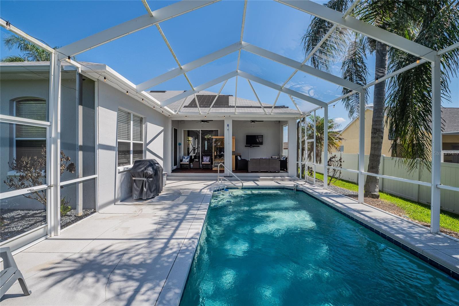 CHARLOMA - Residential