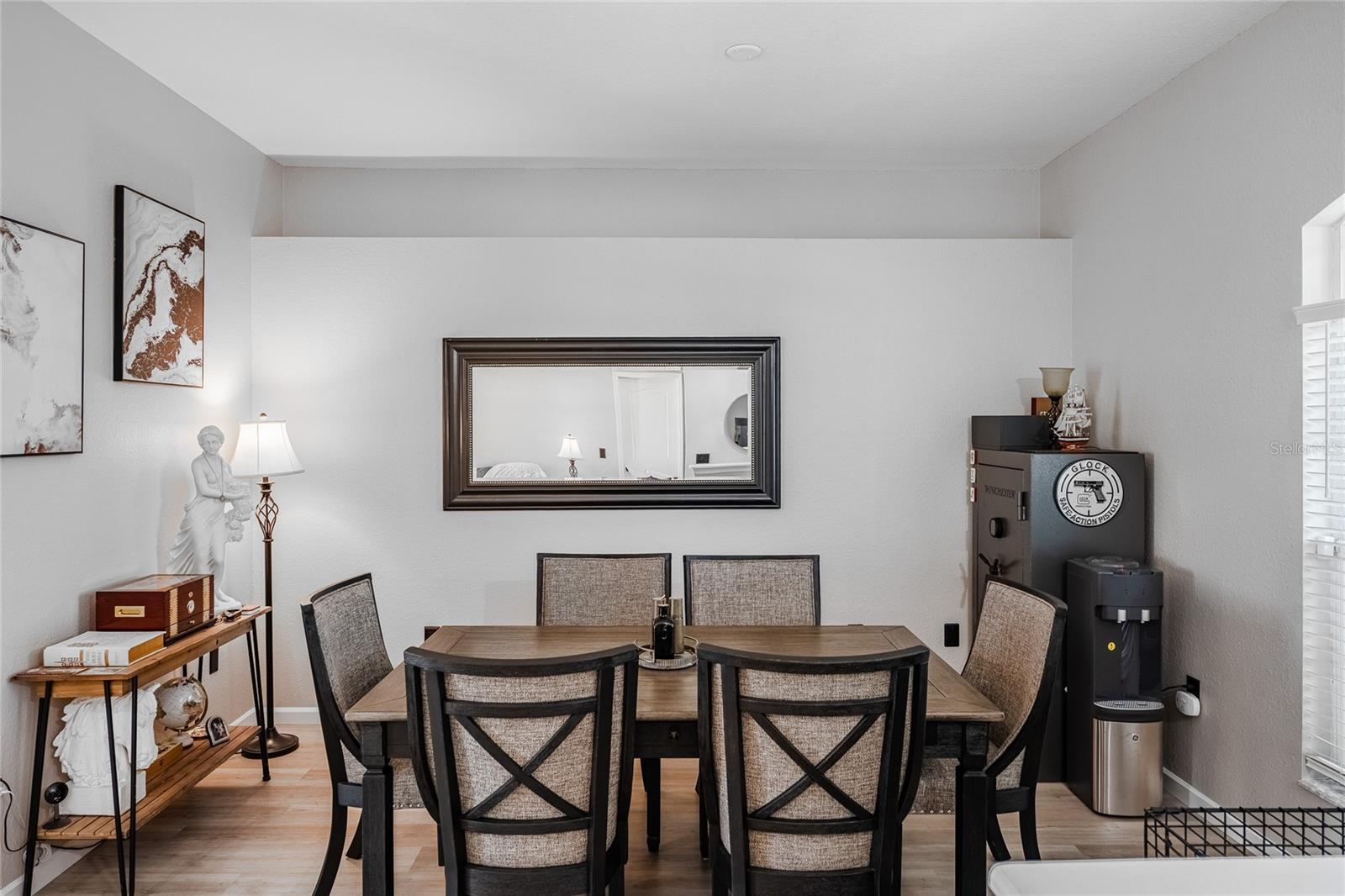 CHARLOMA - Residential