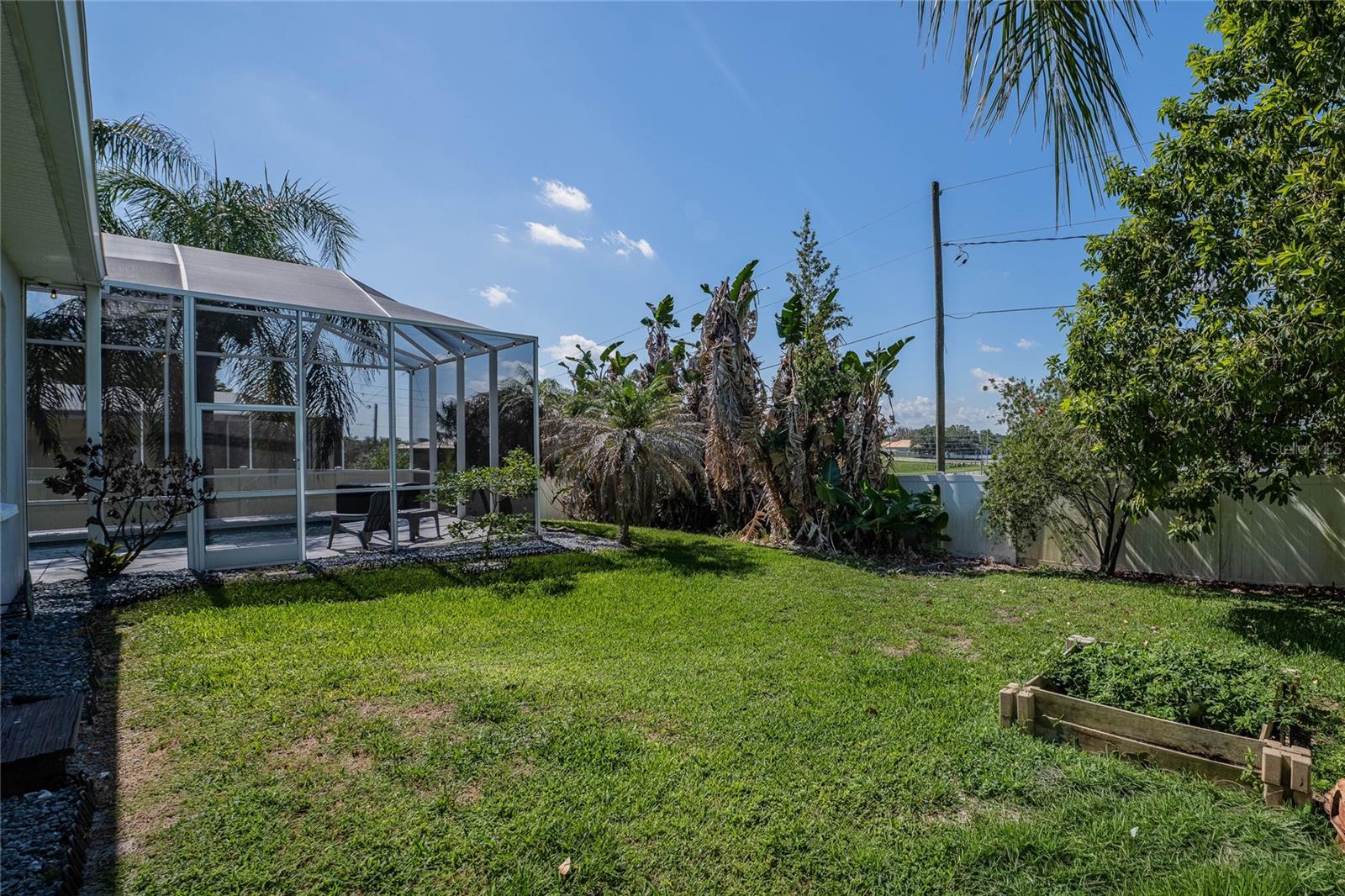 CHARLOMA - Residential