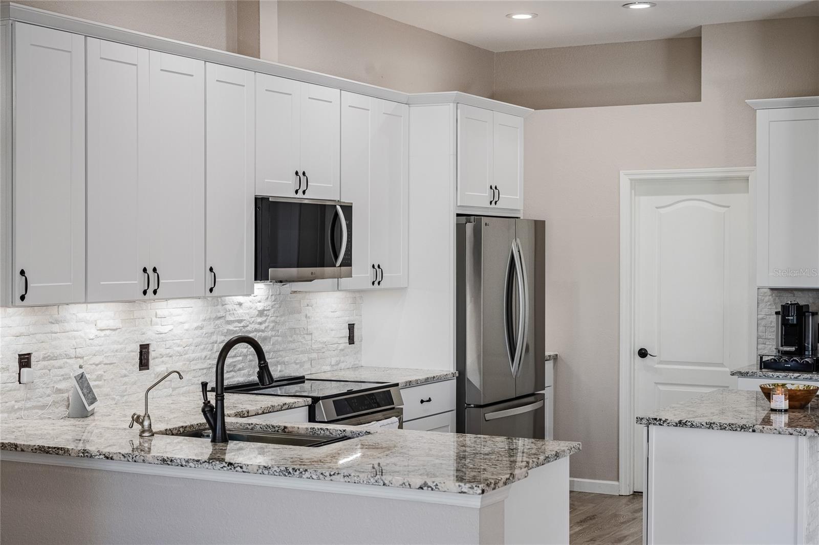 CHARLOMA - Residential