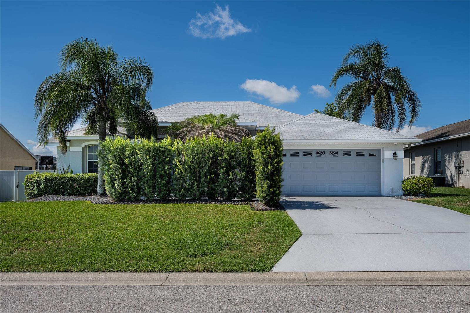 CHARLOMA - Residential
