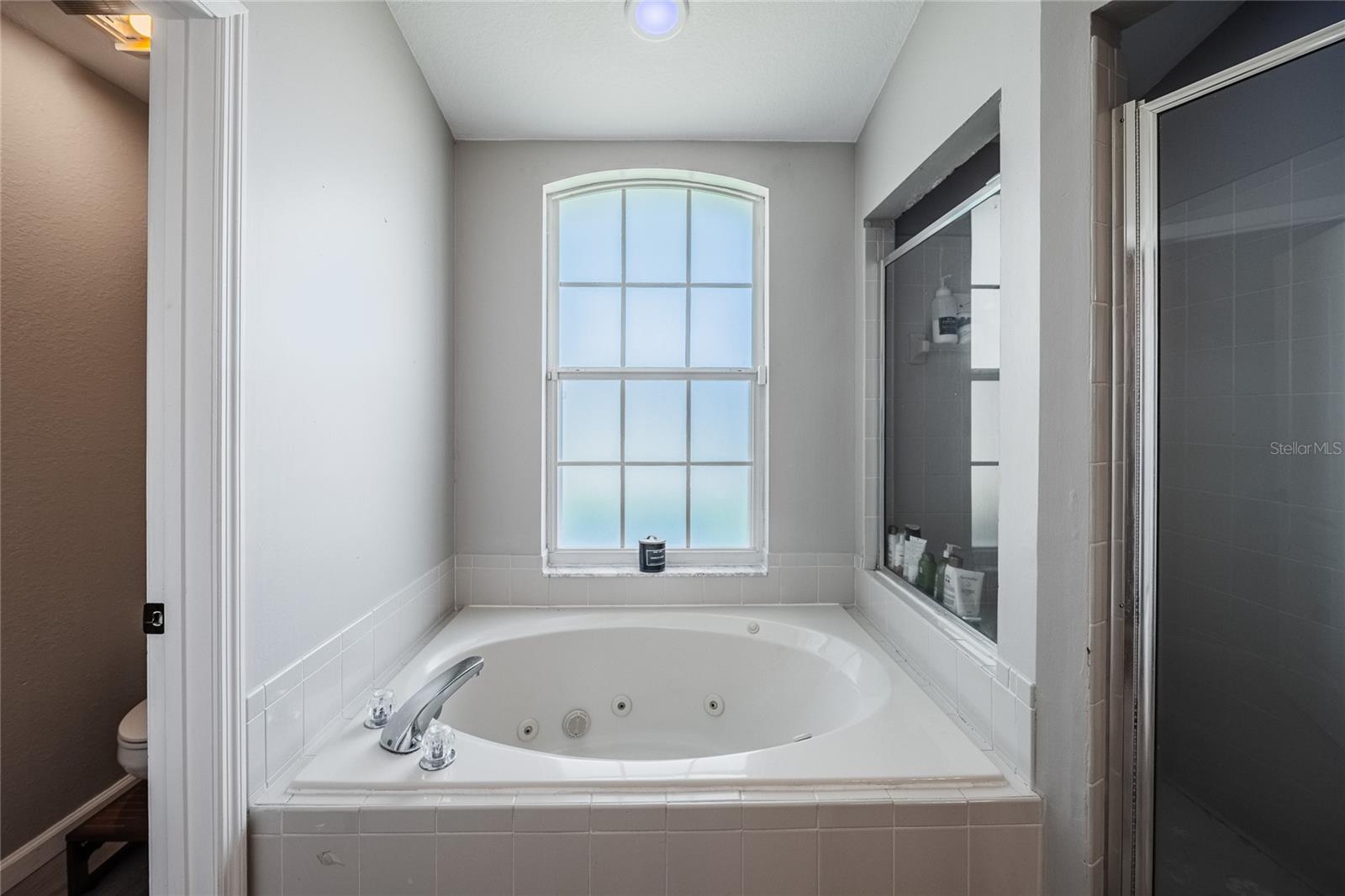 CHARLOMA - Residential