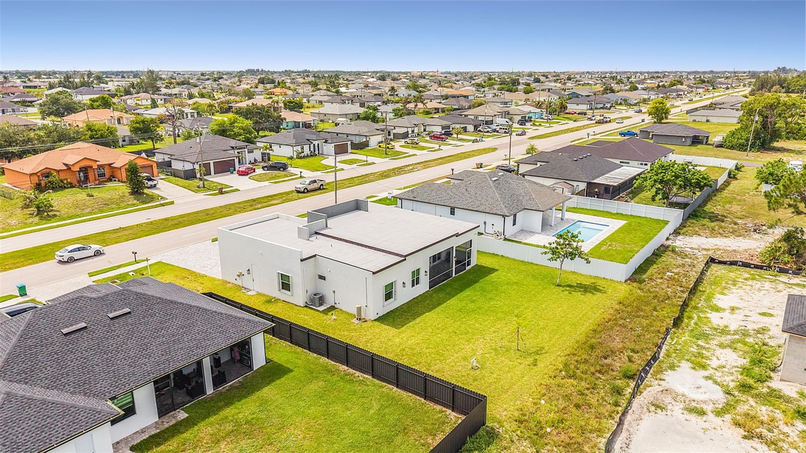 CAPE CORAL - Residential