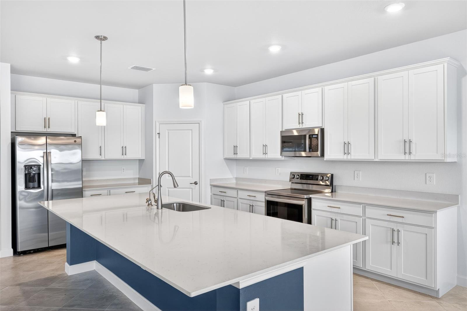 TUCKERS COVE - Residential