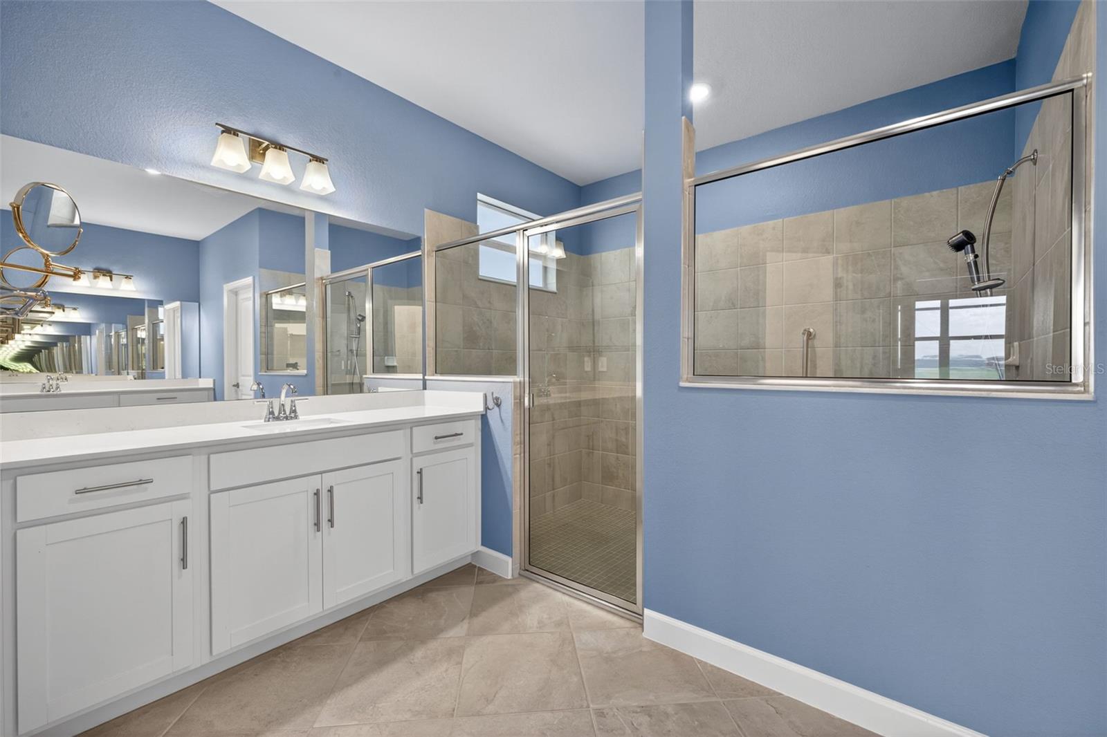 TUCKERS COVE - Residential