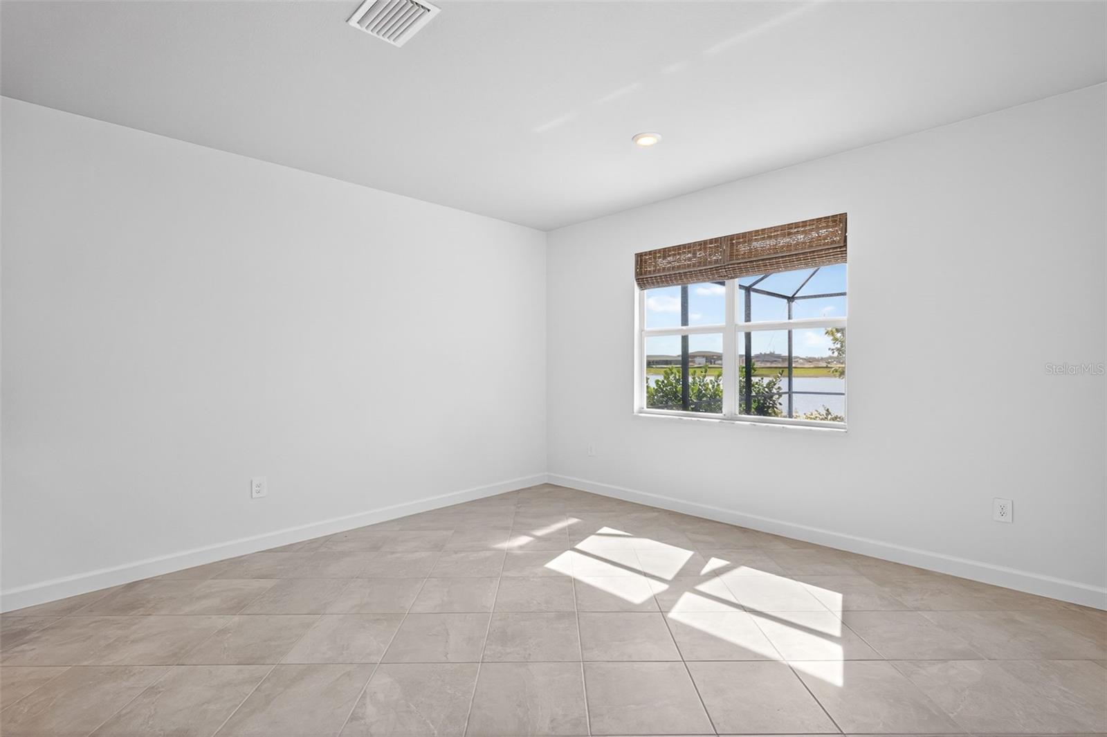 TUCKERS COVE - Residential
