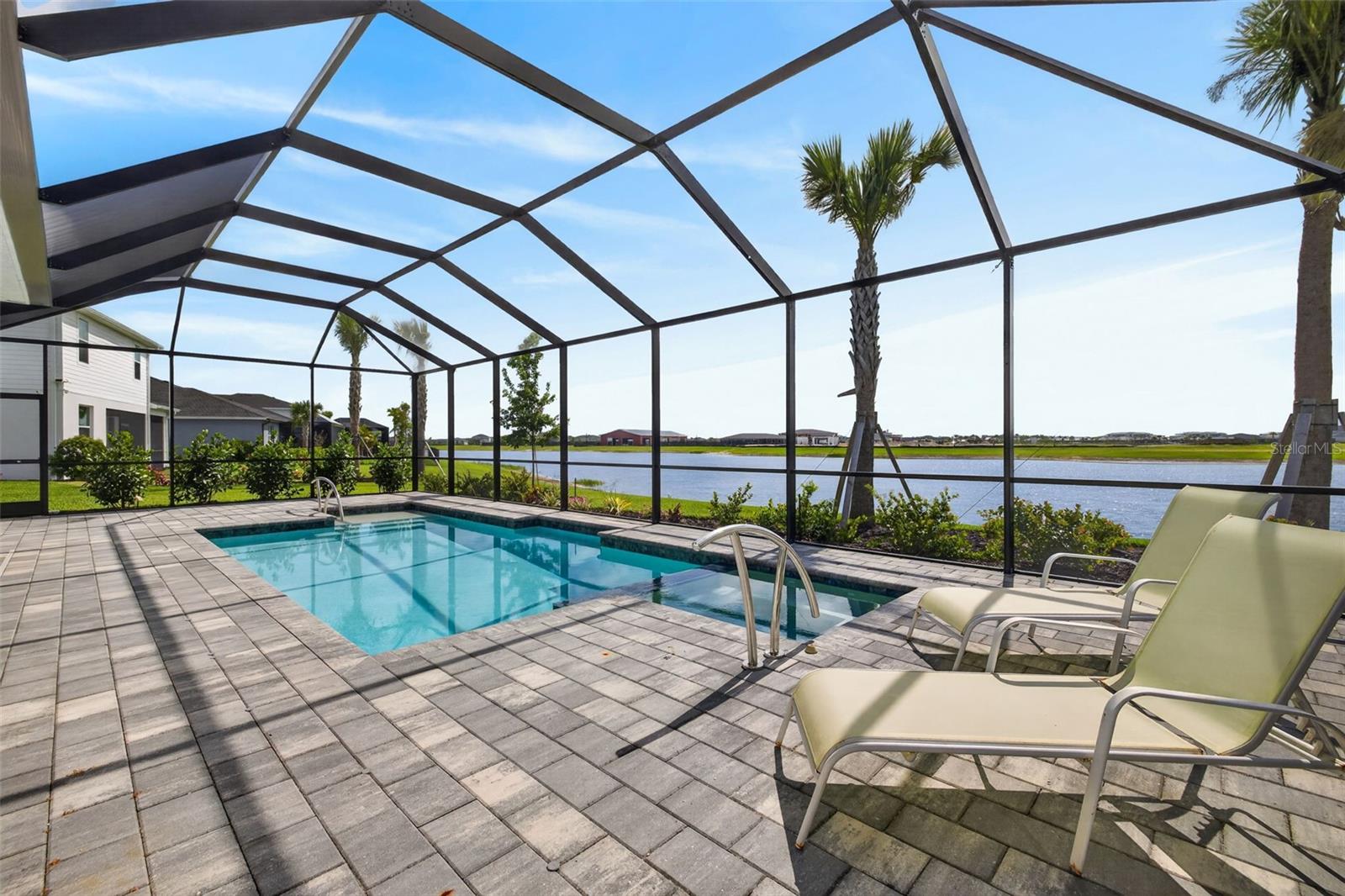 TUCKERS COVE - Residential