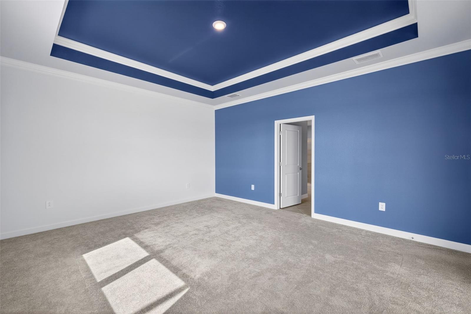 TUCKERS COVE - Residential