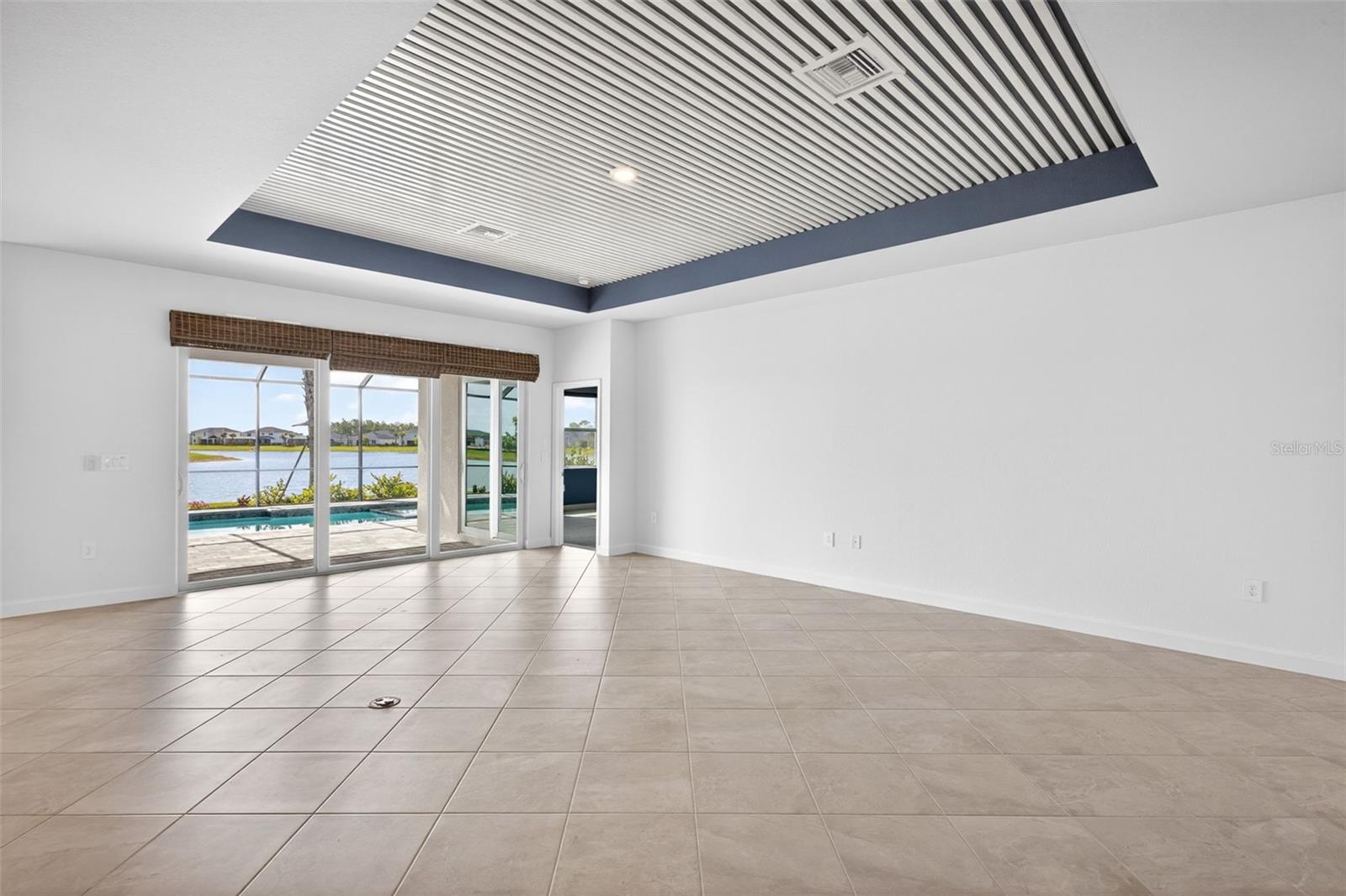 TUCKERS COVE - Residential