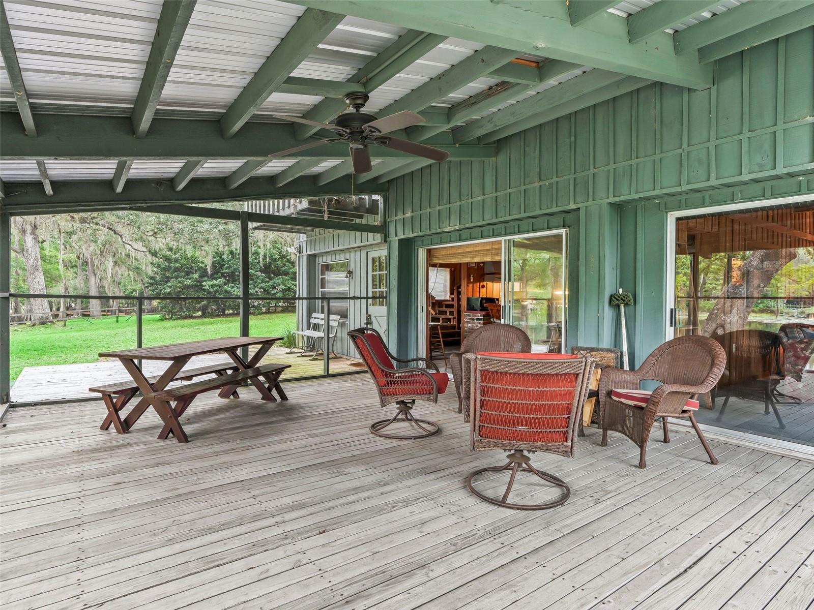 RIVER RETREATS - Residential