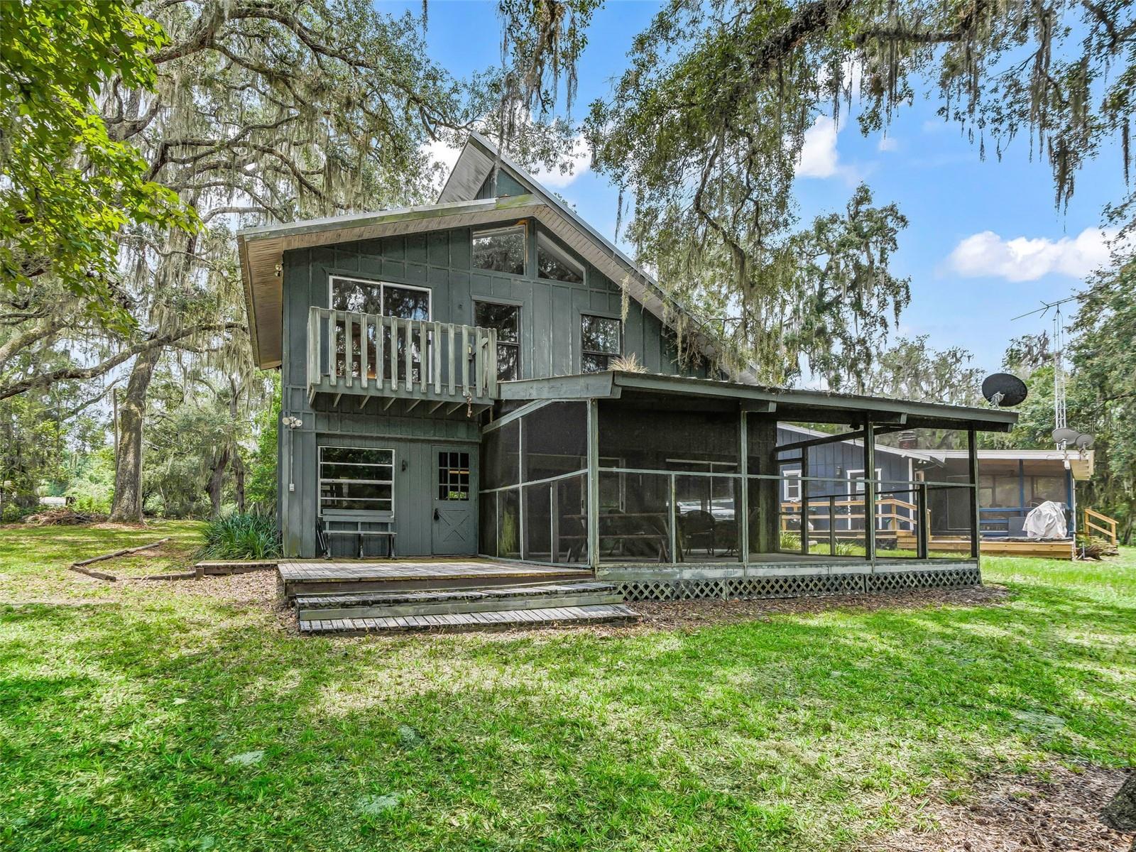 RIVER RETREATS - Residential