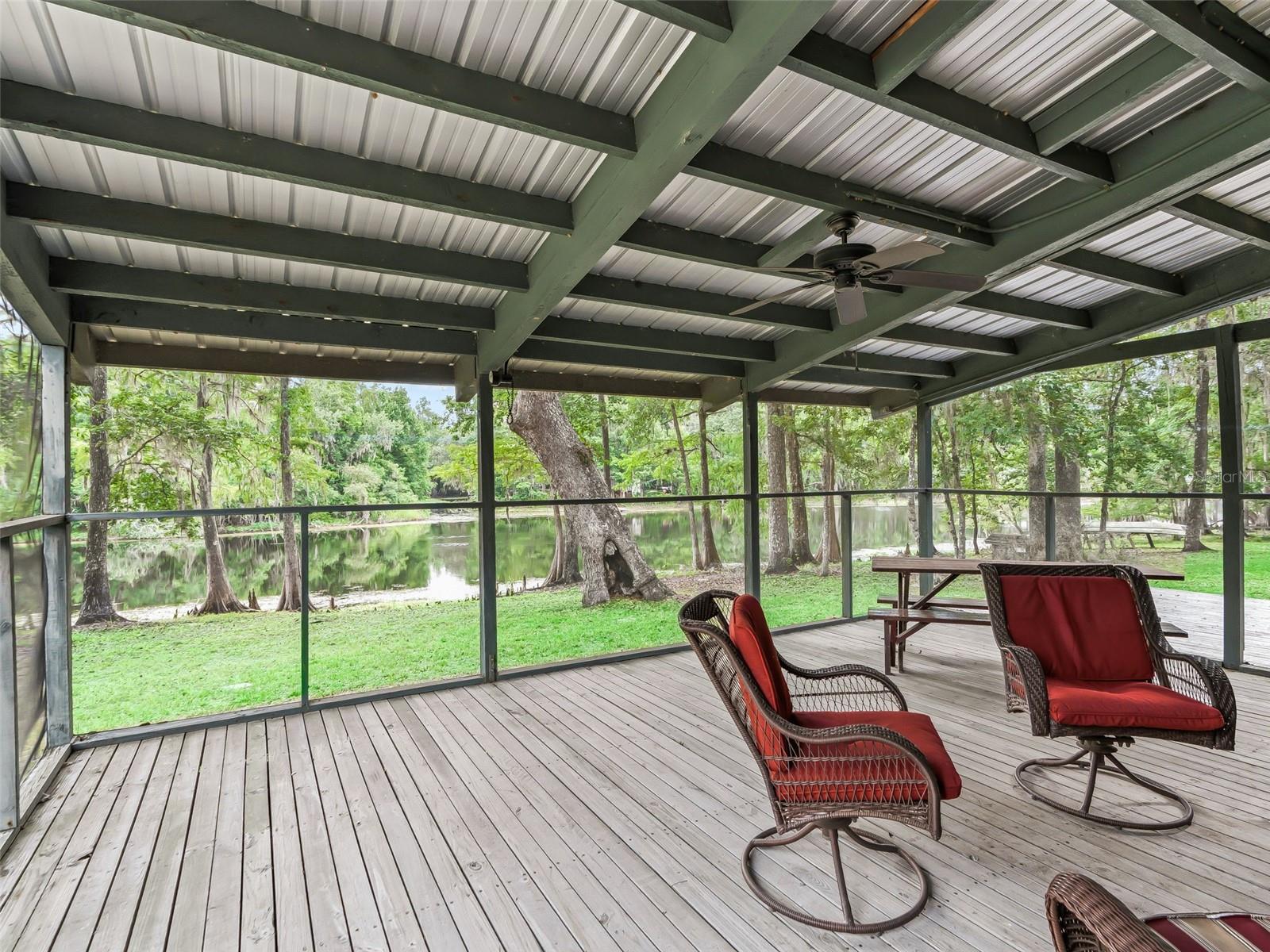 RIVER RETREATS - Residential