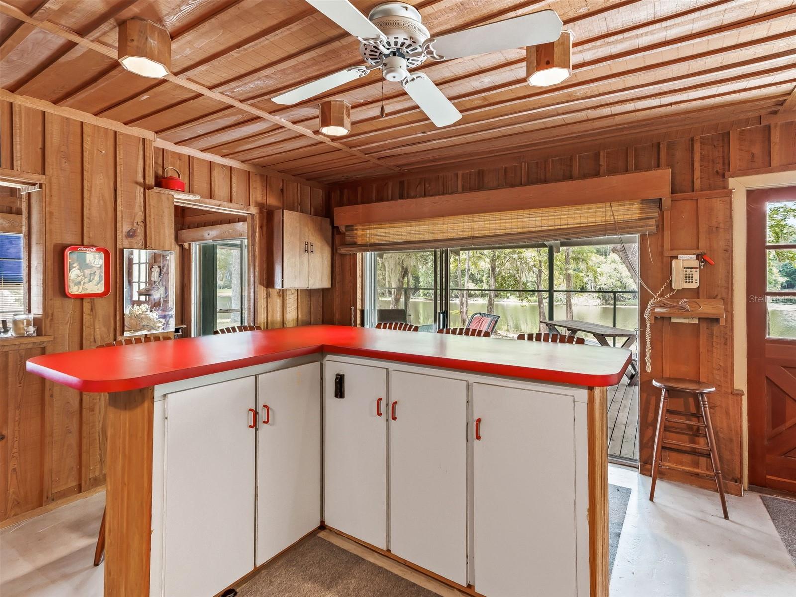 RIVER RETREATS - Residential