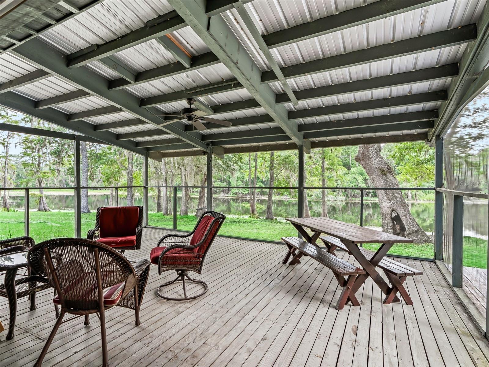 RIVER RETREATS - Residential