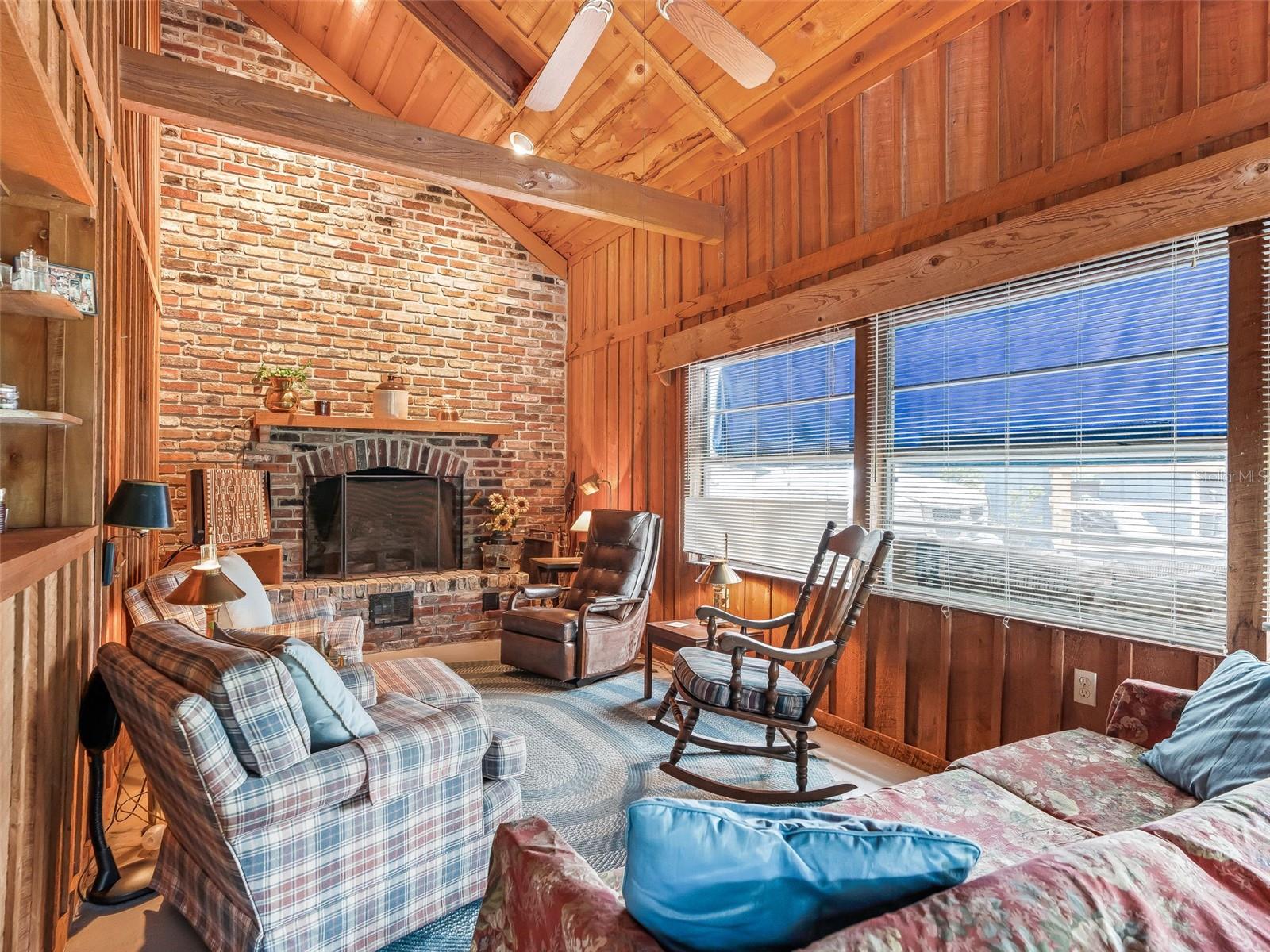 RIVER RETREATS - Residential